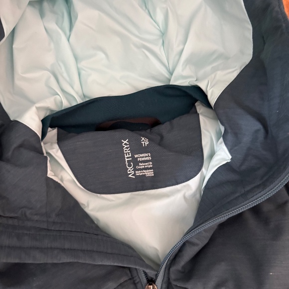 Arc’Teryx Parka Women’s XS - Picture 2 of 3